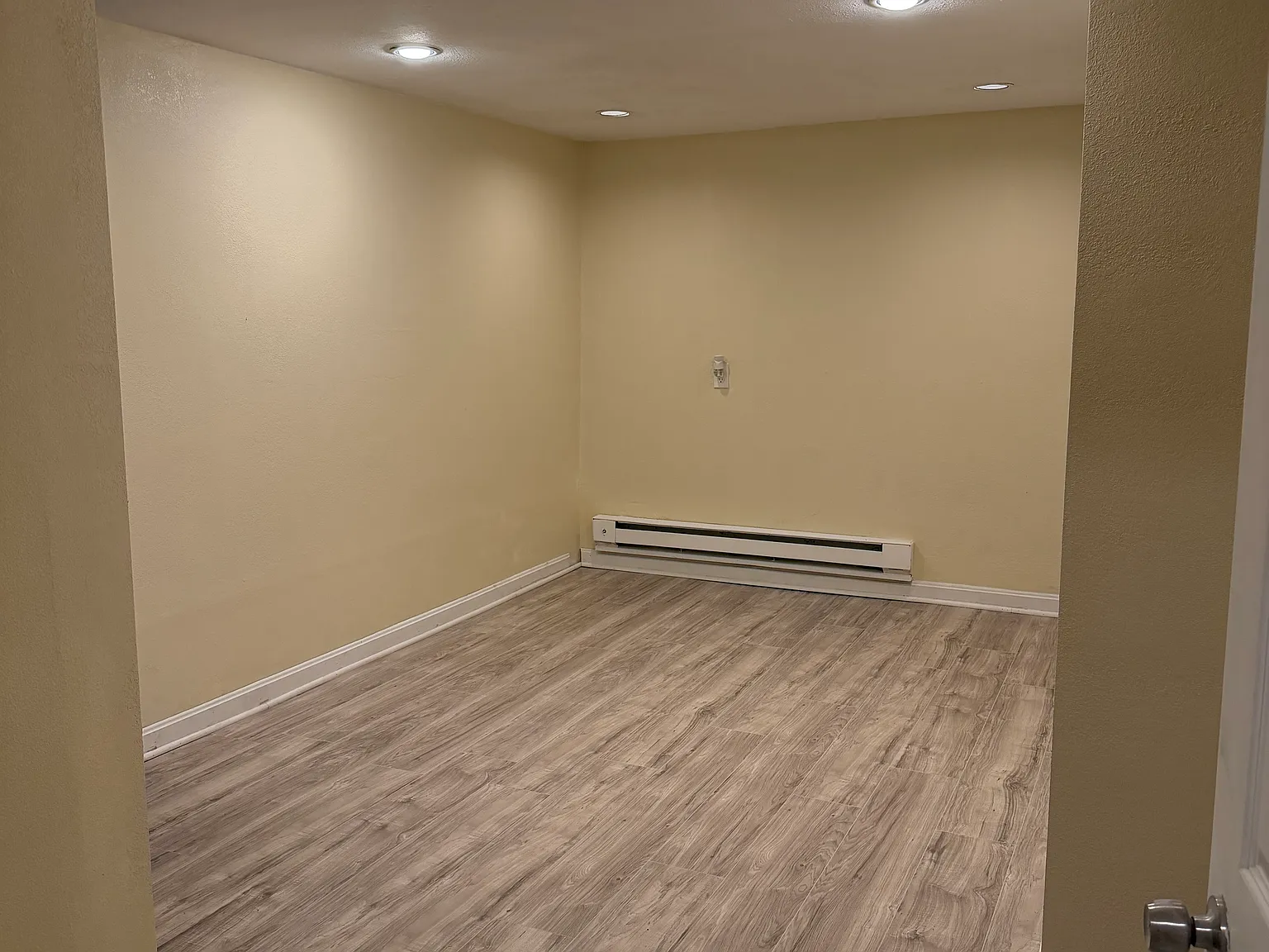 1 bed, 1000 sqft, $1,300 — Photo 4