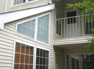 317 Carriage Crossing Ln, Middletown, CT 06457