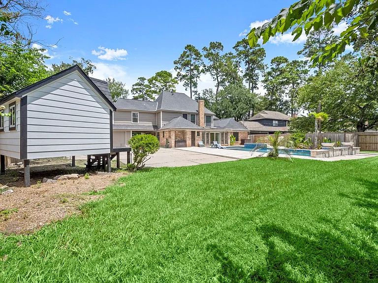 17627 Macrantha Dr — Photo 32