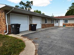 1104 Lake Forest Dr, Fort Wayne, IN 46815