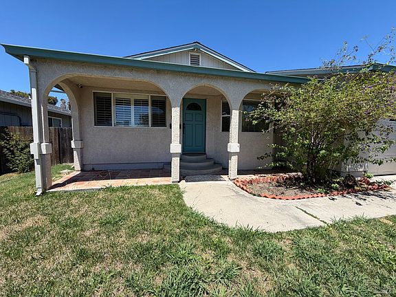 5th image of 210 Trinity Court