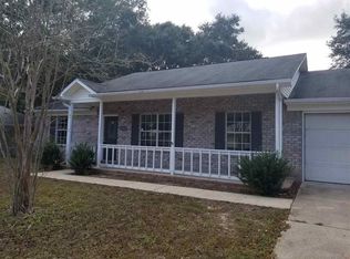 5105 Westport Dr, Milton, FL 32570