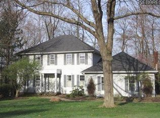 145 Senlac Hills Dr, Chagrin Falls, OH 44022