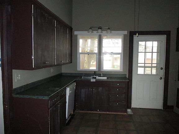 2nd image of 214 N Gaylord Ave