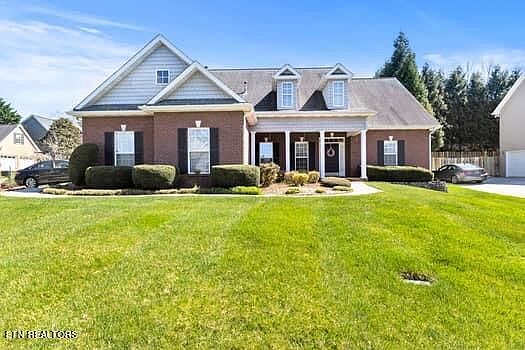 1st image of 810 Lourdes Ln