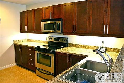3rd image of 206 Park Blvd Unit 207