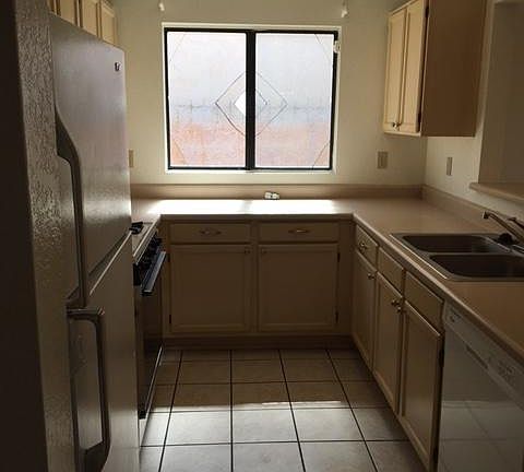 3rd image of 8563 N Winchester Creek Dr