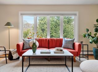 4 Heritage Dr, Woburn, MA 01801