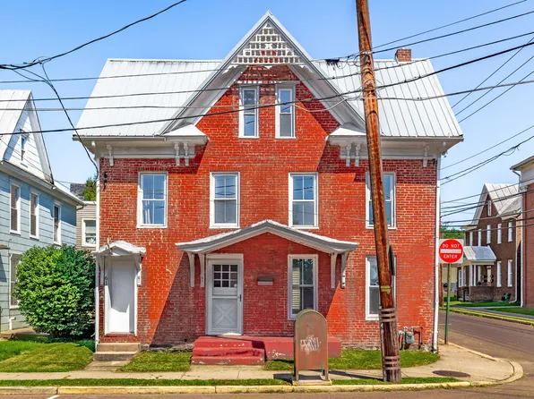 61 E 3rd St, Bloomsburg, PA 17815