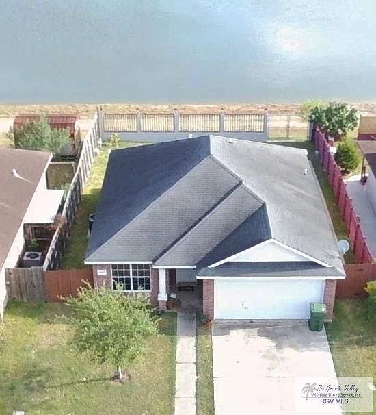 1st image of 1307 Janet Ln