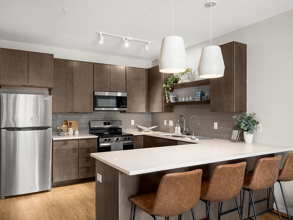 1st image of 4621 Snelling Ave #235