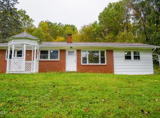 160 Cross Mountain Rd, Mountain City, TN 37683