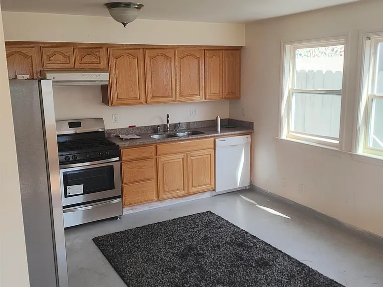 3532 San Leandro St #B — Photo 31