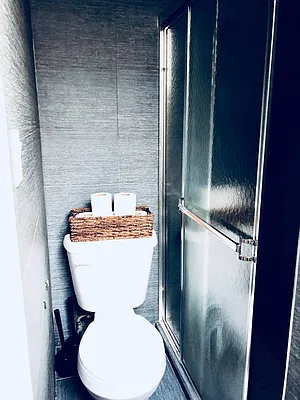 Rented by Nooklyn NYC LLC | media 41