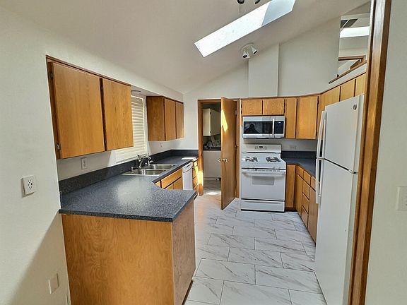 4th image of 10023 99th St SW