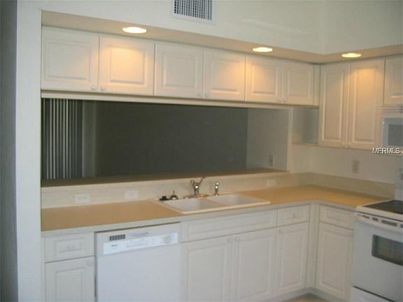 5th image of 1200 Country Club Dr APT 6202