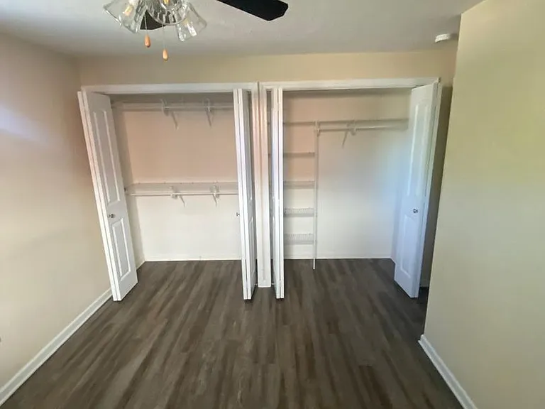 309-311 Robinhood Ln — Photo 13