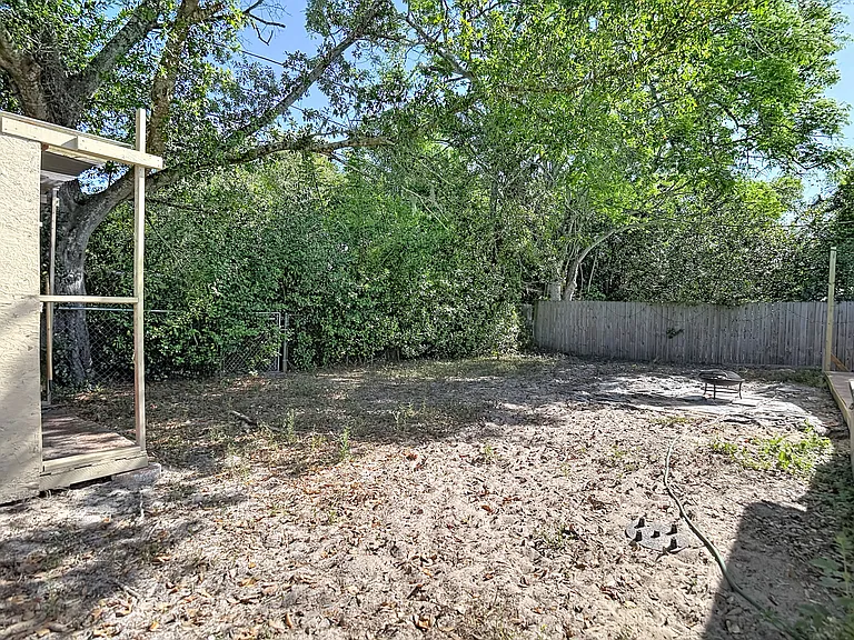 5913 Appletree Rd — Photo 35