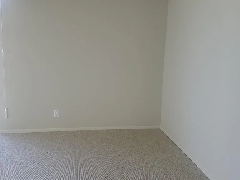 Jr one bedroom Pine St side