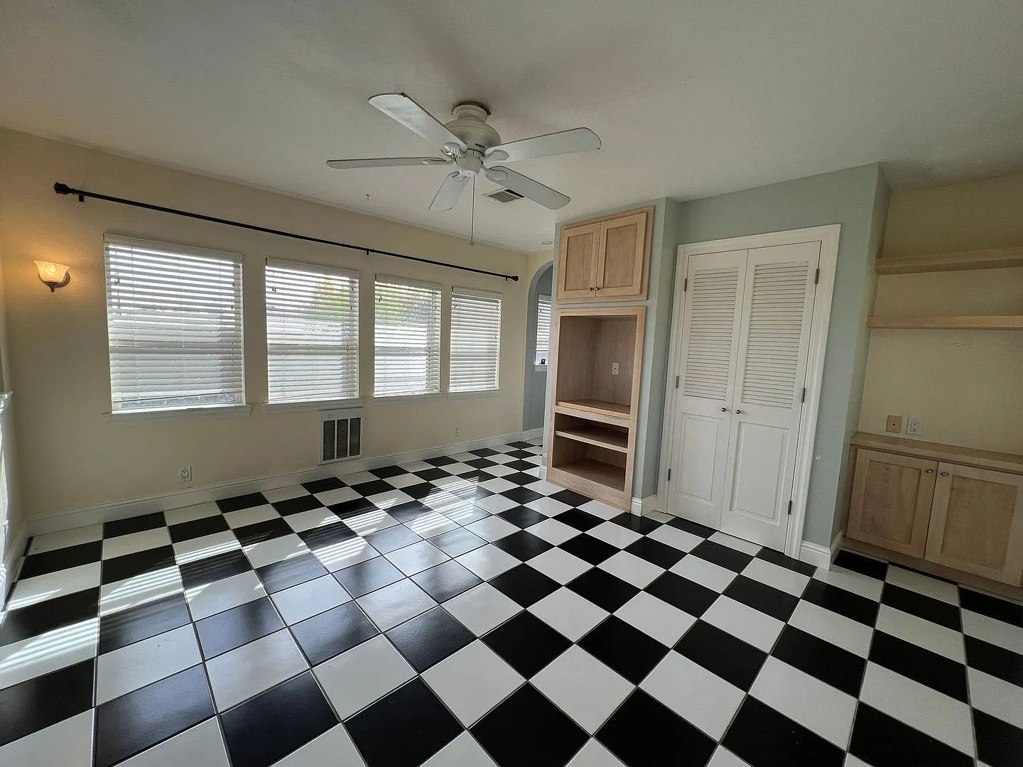 931 Rio St — Photo 4