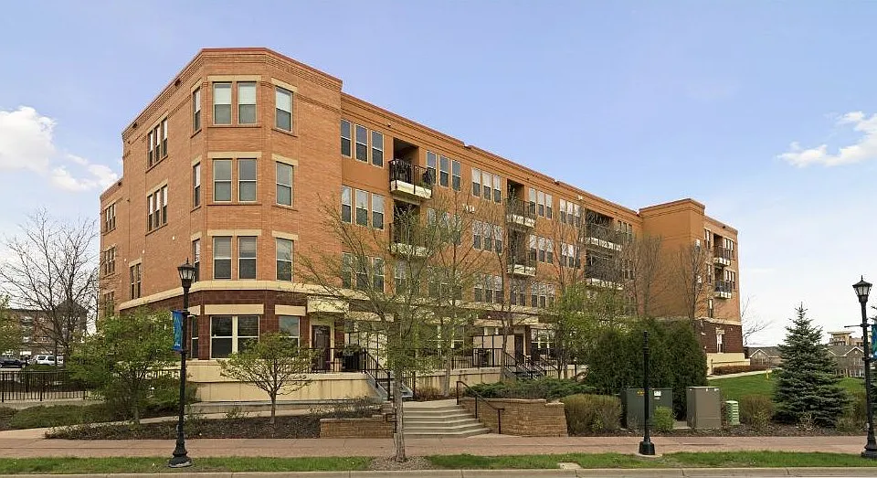 150 E Burnsville Pkwy #30X