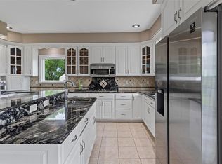 203 Hickory Hill Rd, Washington, MO 63090