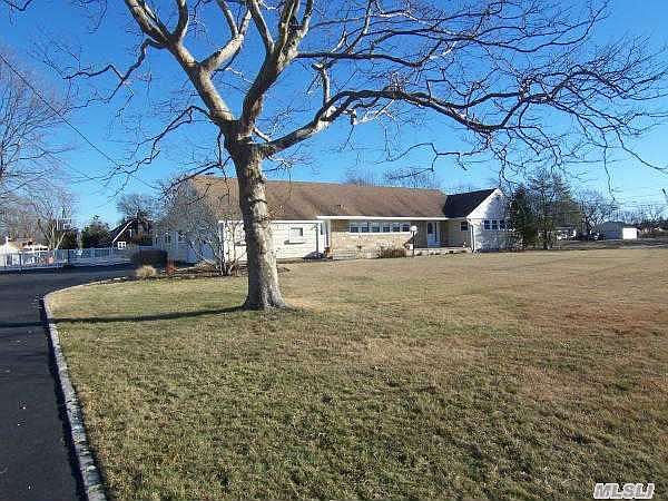 2nd image of 186 Riverside Ave