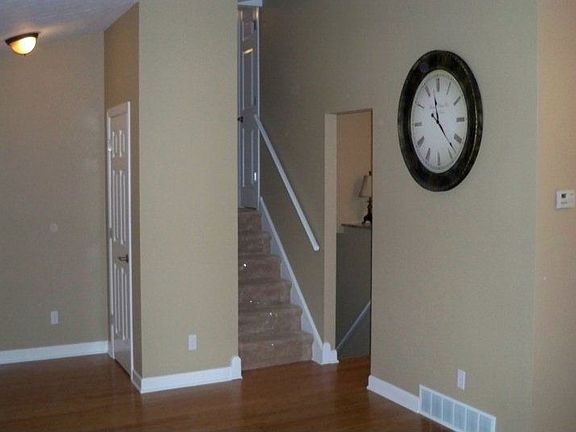4th image of 10005 Hawley Dr