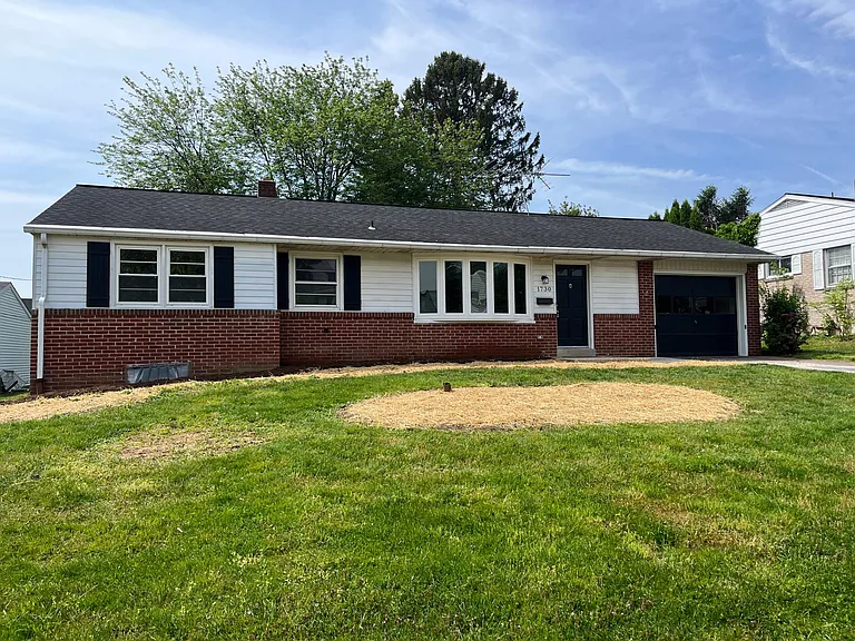 1730 Hemlock Rd — Photo 1