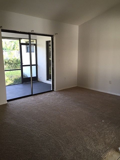 1st image of 10520 NW 41st St
