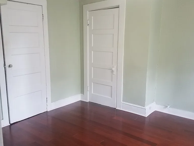 1103 Douglas St — Photo 3
