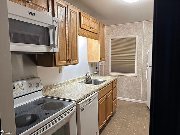 4th image of 614 Brentwood Dr