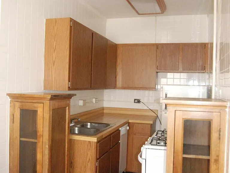 553 West Oakdale Avenue — Photo 24