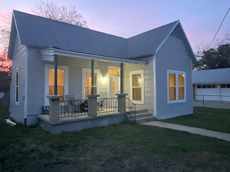 104 S Broad St — Photo 3