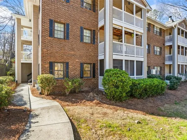 706 Barrington Hills Dr, Sandy Springs, GA 30350
