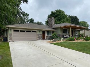 2201 Paulette Ave, Wolverine Lake, MI