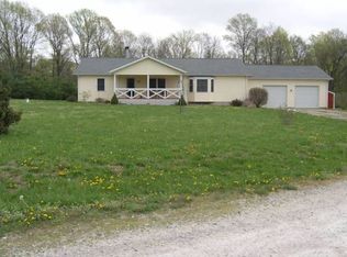 951 E Acorn Ln, New Harmony, IN 47631