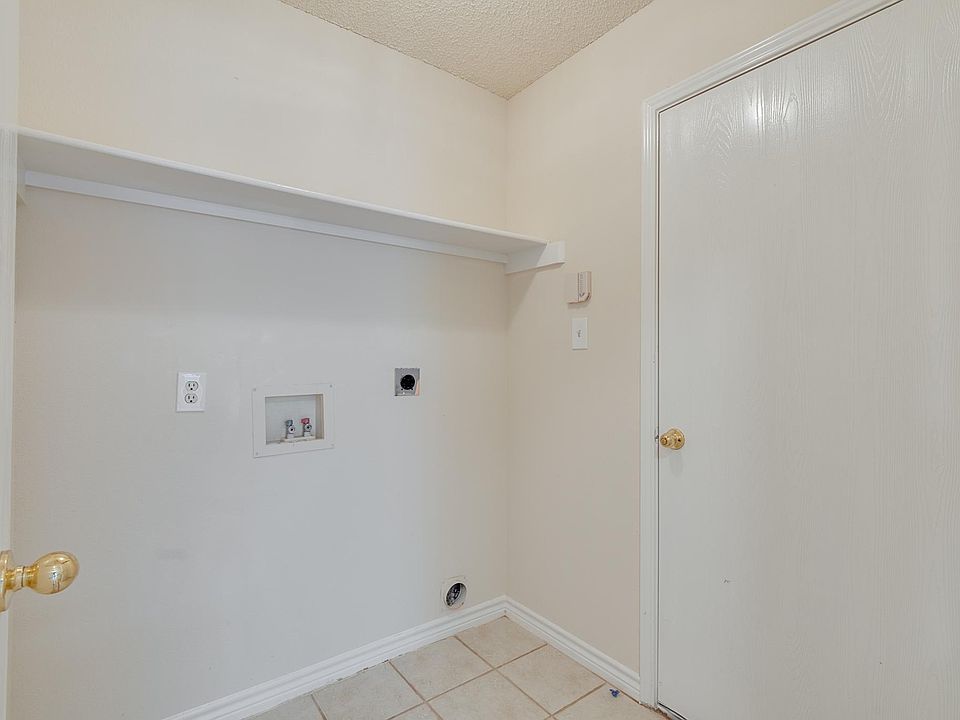 1st image of 2421 Kelton St