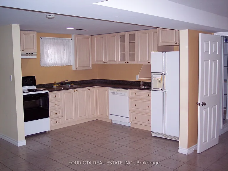 147 Bonham Blvd #LOWER — Photo 4