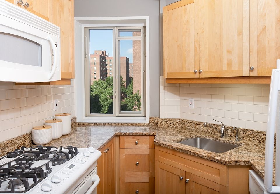 1st image of 6 Stuyvesant Oval #6A