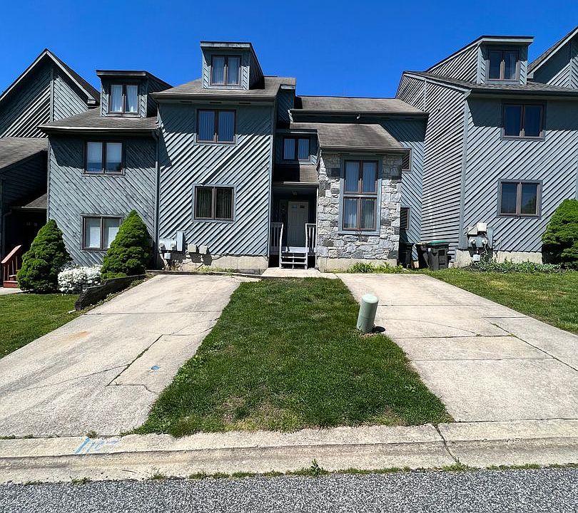 1st image of 105 Foxfire Dr