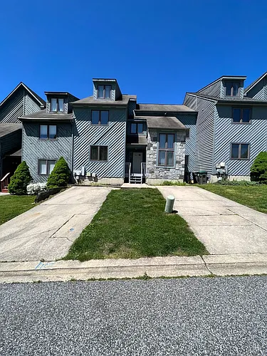 105 Foxfire Dr Photo 1