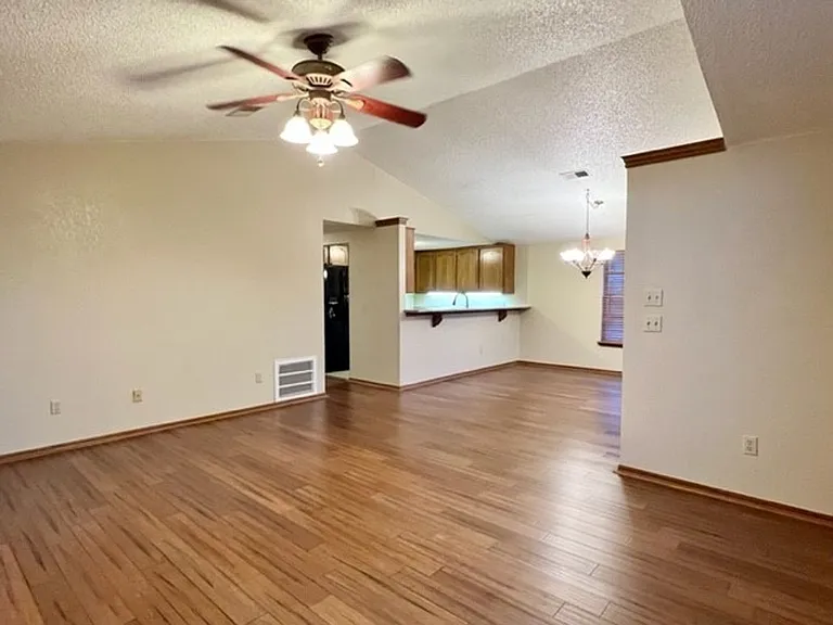 2109 Parkview Dr — Photo 9