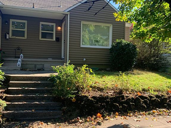 3rd image of 4604-4608 SE 28th Ave #K28