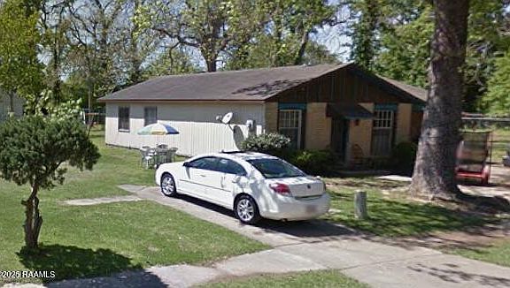 3rd image of 105 Town Homes Dr