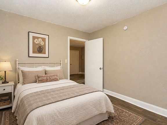 5th image of 387 Alice Dr APT C