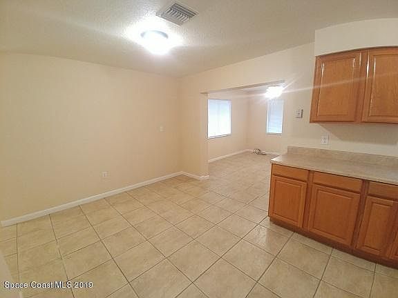4th image of 1135 Tarpon Dr