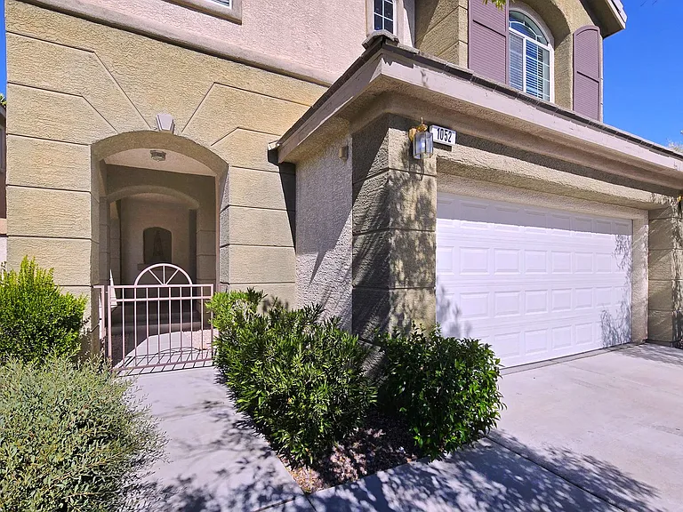 1052 Brinkman St — Photo 3
