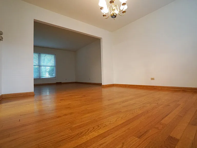 6S546 Sussex Rd — Photo 8