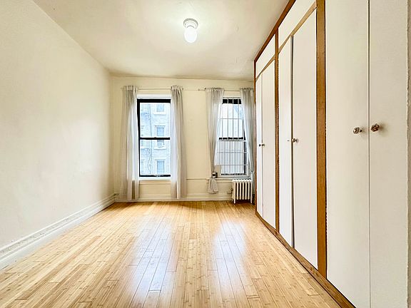 2nd image of 527 E 12th St APT C4